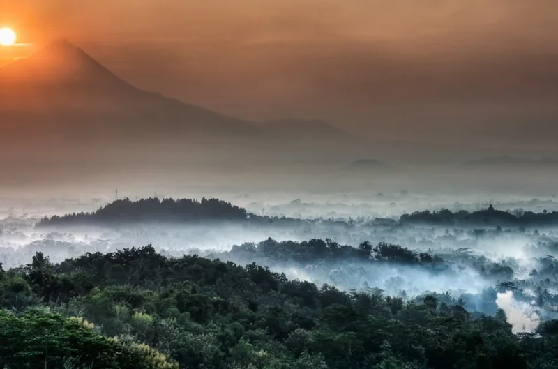 Borobudur Sunrise on Setumbu Hill
